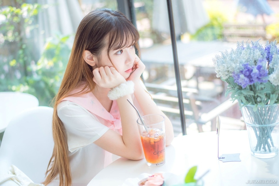 两人愕然的看向对方，魏延面色有些不好看的看向庞统：“不打？”